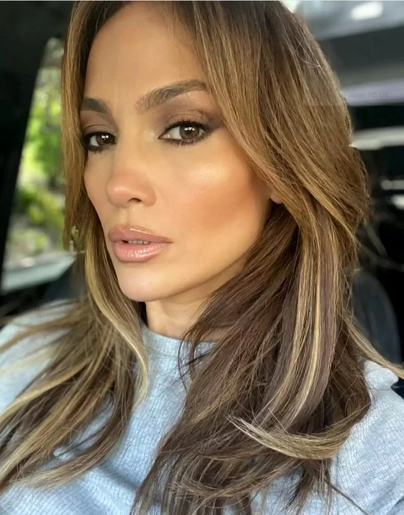 Jennifer Lopez miluje blond zámky (Foto: Instagram)