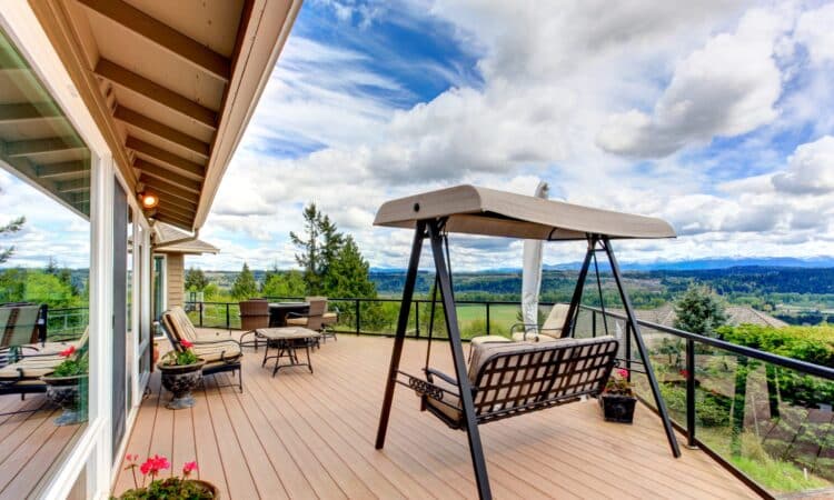 Kompletní průvodce výběrem zahradní houpačky: od konstrukce po čalounění a doplňky