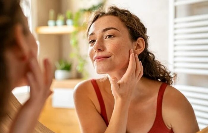 Jak se rychle zbavit chloupků na obličeji. Potřebujete přísadu, která stojí 2 lei