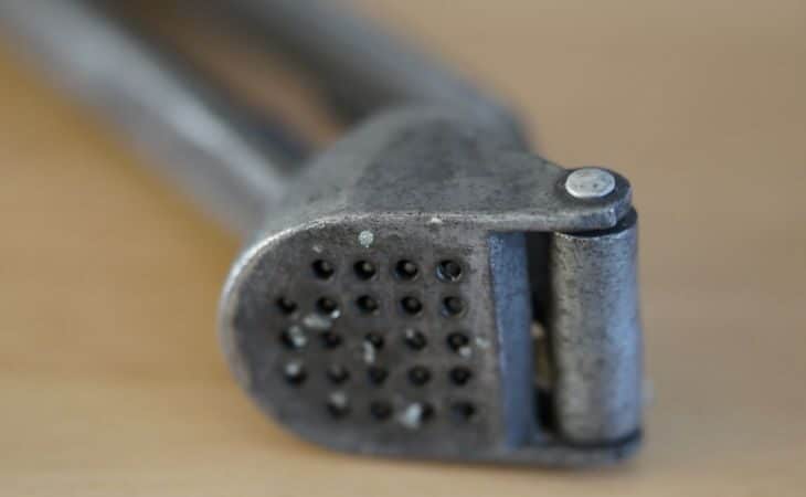 Чеснокодавилка