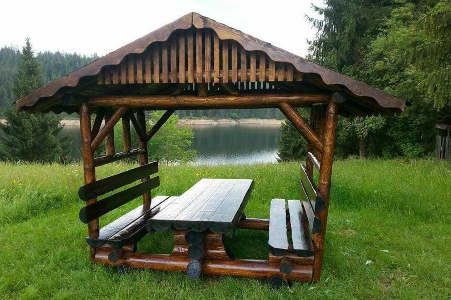 Kulatý dřevěný altán, Rustikální svět, 7 800 lei