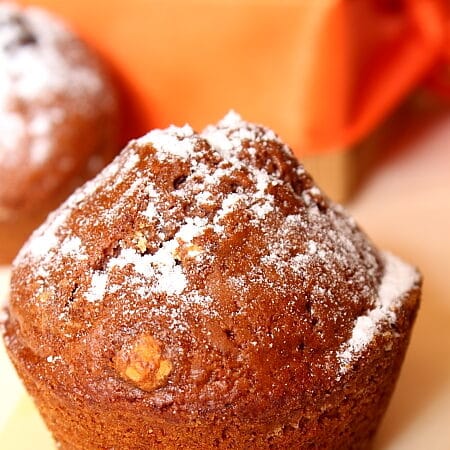 Muffins fara oua - detaliu muffins copt